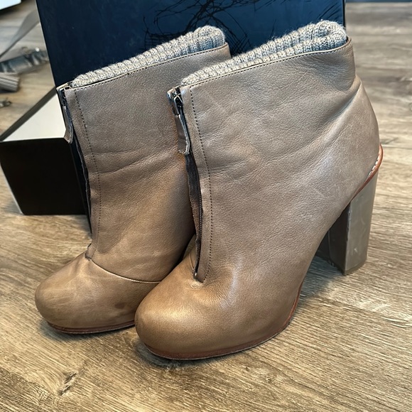 DOLCE VITA Joya Desert Leather Knit Zip Chunky Heels - Picture 2 of 10